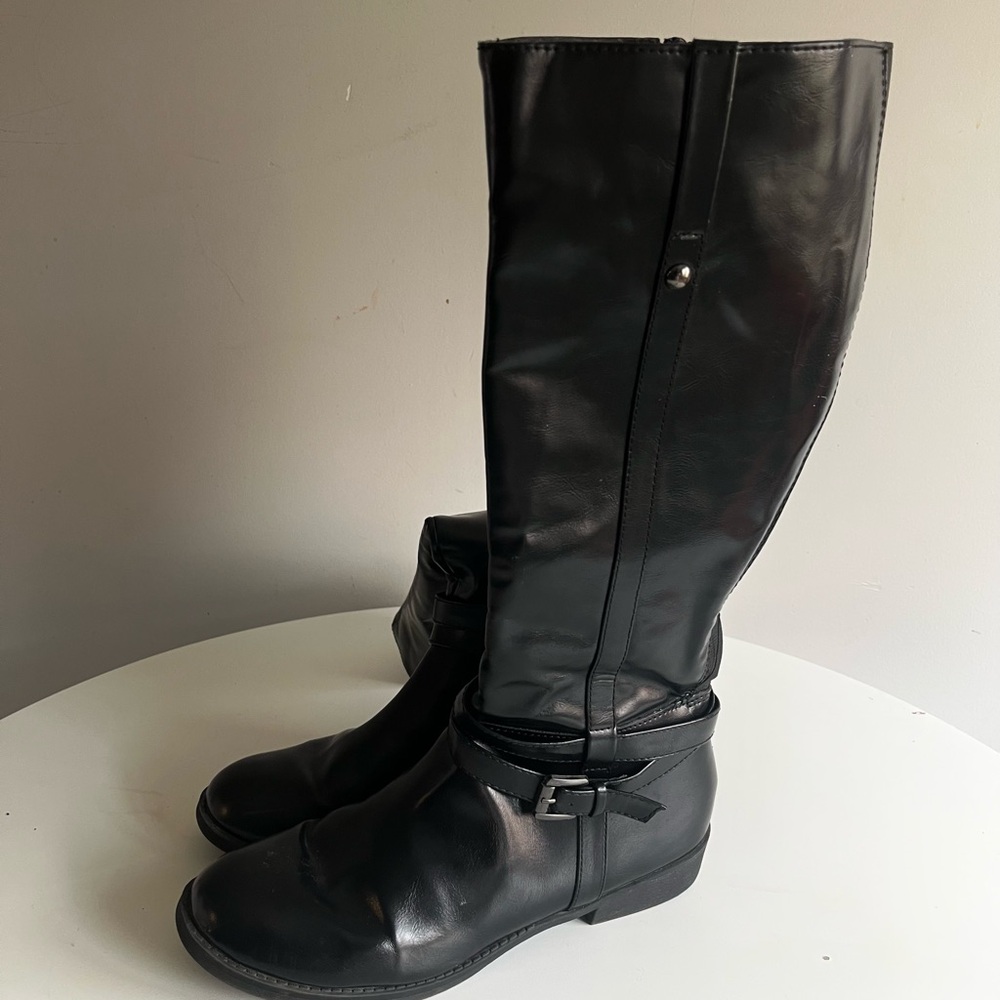 American Eagle Black Knee High Riding Boots Buckle Strap Flat Heel Size 9.5